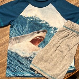 🔥🔥🔥Boys size 4/5 PJ set